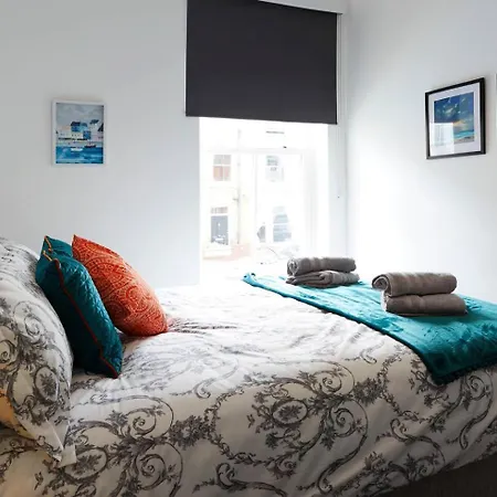 Seascape - Fantastic Location With Sea Views!