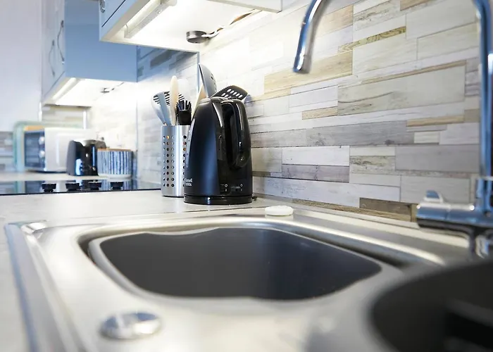 Seascape - Fantastic Location With Sea Views! *