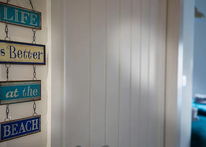 Seascape - Fantastic Location With Sea Views! * スカーバラ